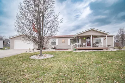 982 Sunset Ln, Seymour, IN 47274