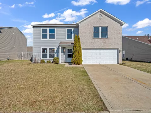 766 Hickory Pine Dr, Whiteland, IN 46184