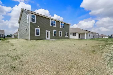 Exterior - 640 Blarney Dr, Pendleton, IN 46064 photo 5 of 10