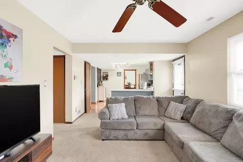 Living - 8176 Pascal Ct, Indianapolis, IN 46268 photo 7 of 8