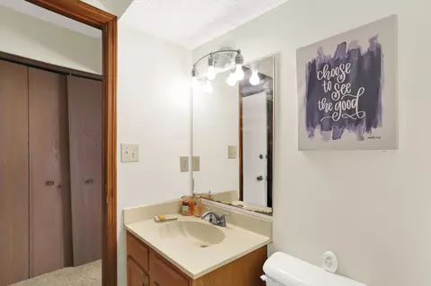 Bath - 8176 Pascal Ct, Indianapolis, IN 46268 photo 1 of 6