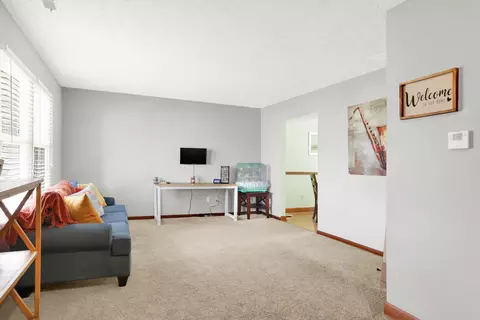 Living - 8176 Pascal Ct, Indianapolis, IN 46268 photo 3 of 8