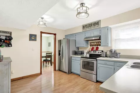 Kitchen - 8176 Pascal Ct, Indianapolis, IN 46268 photo 1 of 3