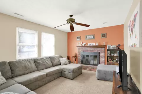 Living - 8176 Pascal Ct, Indianapolis, IN 46268 photo 5 of 8