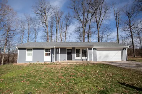 390 S Mark Dr, North Vernon, IN 47265