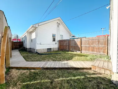 3922 E 10th St, Indianapolis, IN 46201 photo 17