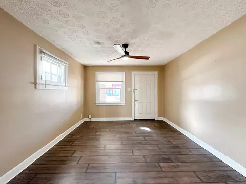3922 E 10th St, Indianapolis, IN 46201 photo 2