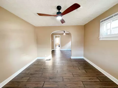 3922 E 10th St, Indianapolis, IN 46201 photo 3