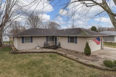 5536 E Homestead Dr, Columbus, IN 47201