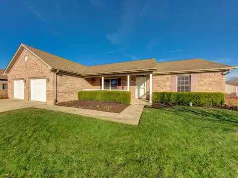 2796 Tammy Sue Dr, Shelbyville, IN 46176