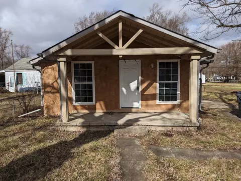 2242 W 28th St, Anderson, IN 46016