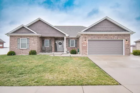 1948 Sophia Ln, Seymour, IN 47274