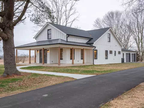 6592 W Stones Crossing Rd, Greenwood, IN 46143