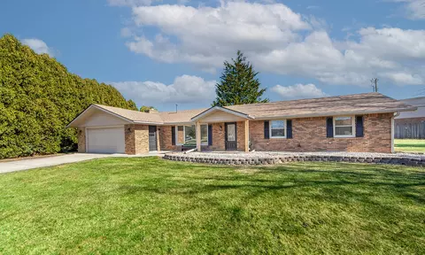 2016 E 49th St, Anderson, IN 46013