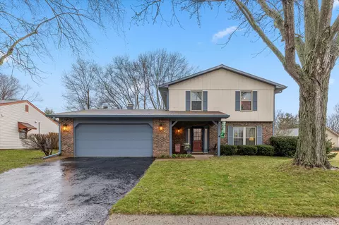 8124 Clayburn Dr, Indianapolis, IN 46268