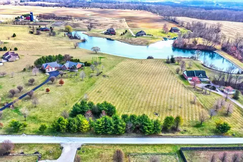 600 W S S, Trafalgar, IN 46181