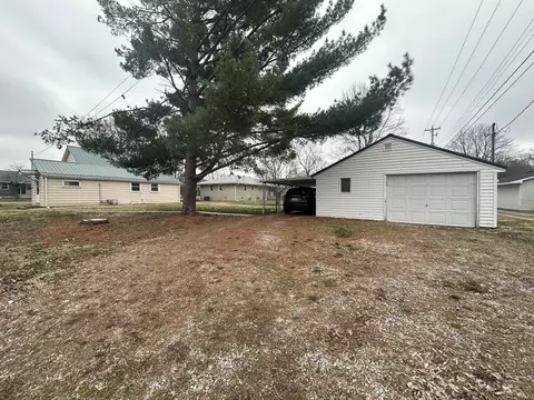 1221 5th St, Covington, IN 47932 photo 6