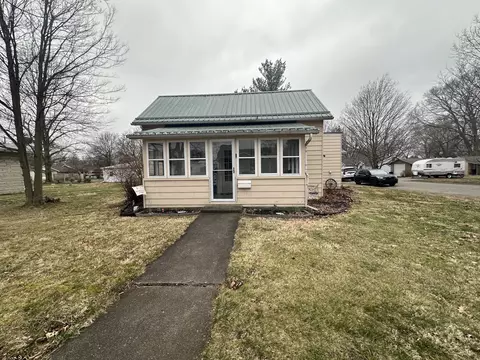 1221 5th St, Covington, IN 47932 photo 2