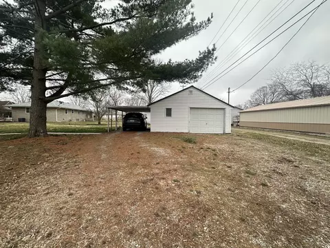 1221 5th St, Covington, IN 47932 photo 7