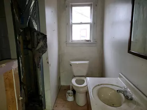 Bath - 157 S Broad St, Dunkirk, IN 47336 photo 2 of 2
