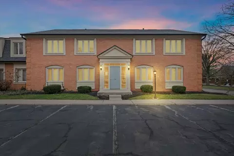 1135 Canterbury Ct #B, Indianapolis, IN 46260