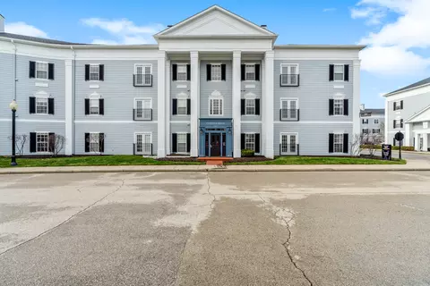 12880 University Cres #3C, Carmel, IN 46032
