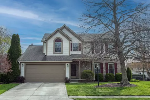 8567 Knoll Xing, Fishers, IN 46038