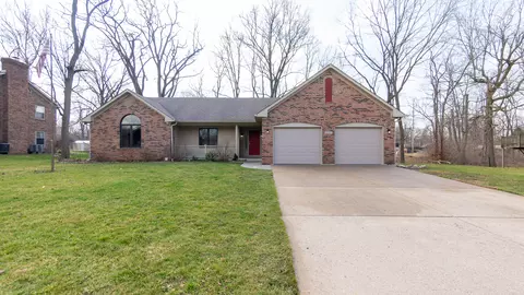 8031 Cottonwood Ct S, Plainfield, IN 46168