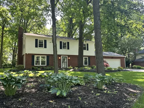 9119 Spring Mill Rd, Indianapolis, IN 46260