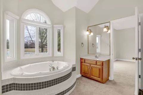 Bath - 2510 Crossfields Ct, Carmel, IN 46032 photo 4 of 5