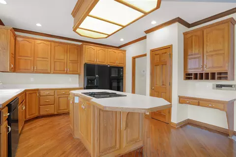 Kitchen - 2510 Crossfields Ct, Carmel, IN 46032 photo 3 of 8