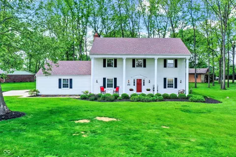 18 W Kingbird Dr, Fortville, IN 46040