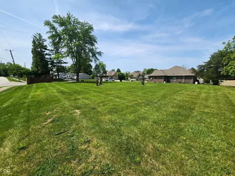8230 Spring Valley Dr, Plainfield, IN 46168 photo 6