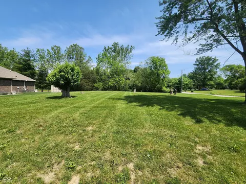 8230 Spring Valley Dr, Plainfield, IN 46168