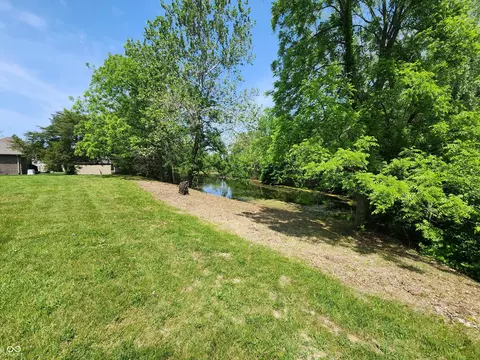 8230 Spring Valley Dr, Plainfield, IN 46168 photo 7