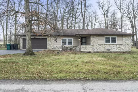 7985 Walnut Dr, Avon, IN 46123