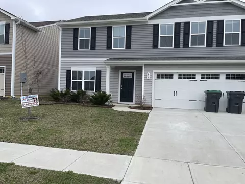 273 Campus Ln, Greenwood, IN 46143