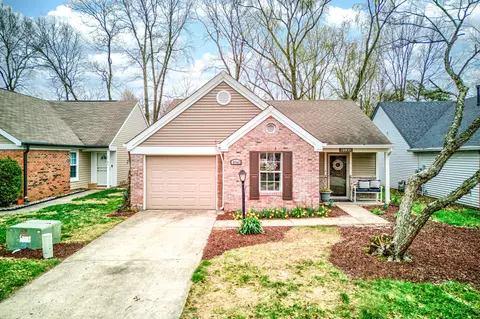 9740 River Oak Ln E, Fishers, IN 46038