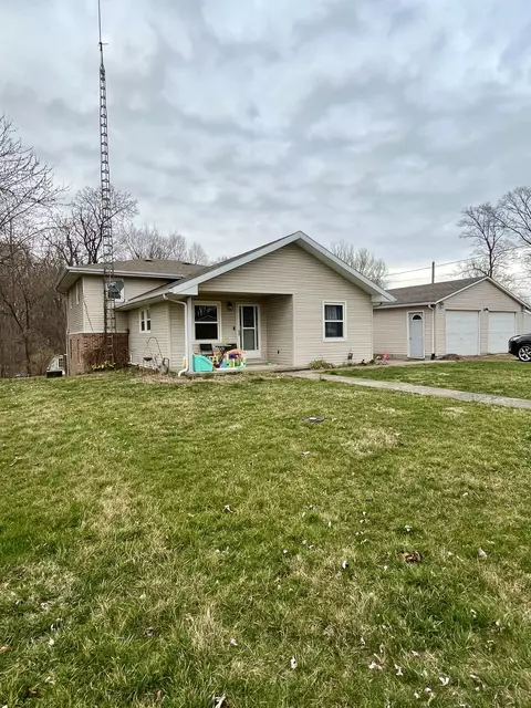 813 W Van Buren St, Veedersburg, IN 47987