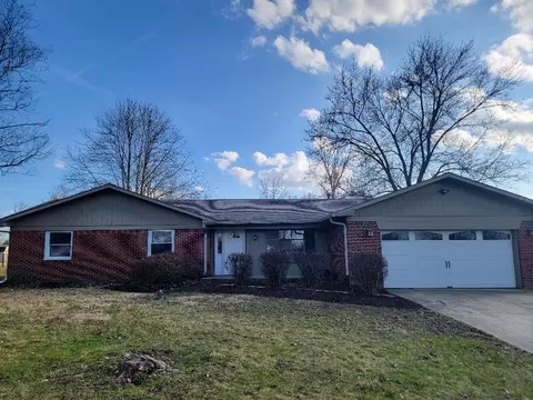 2215 Osman Ln, Greenfield, IN 46140