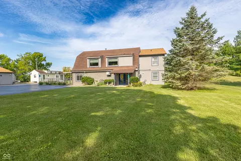 1782 N Meridian Rd, Huntington, IN 46750