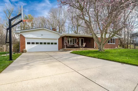 1 Paradise Ln, Greencastle, IN 46135