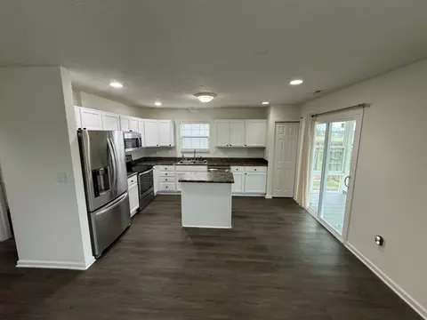 Kitchen - 5662 Beale St, Plainfield, IN 46168 photo 1 of 2
