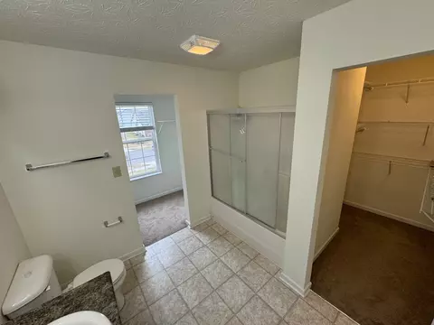 Bath - 5662 Beale St, Plainfield, IN 46168 photo 1 of 4