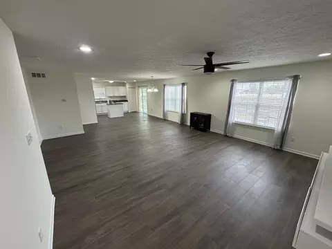 Living - 5662 Beale St, Plainfield, IN 46168 photo 1 of 4