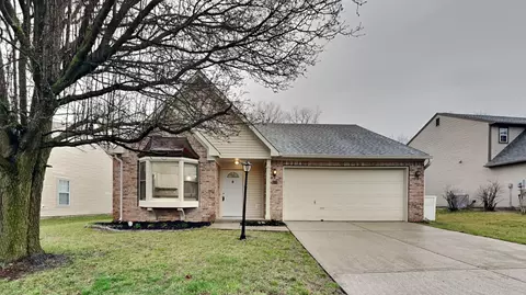 6301 Valleyview Dr, Fishers, IN 46038