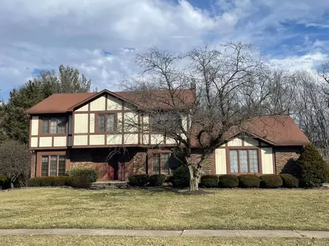 3860 Wolf Creek Cir, Carmel, IN 46033