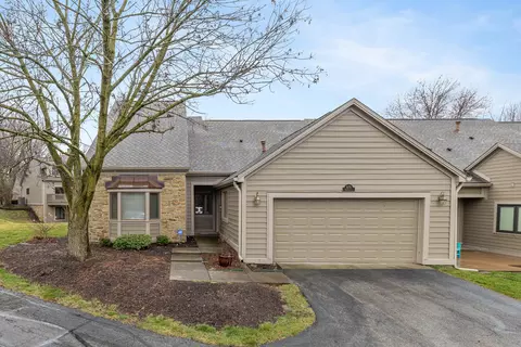3275 Shoreway Ct, Indianapolis, IN 46240