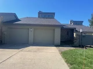 4471 Coles Dr, Columbus, IN 47201