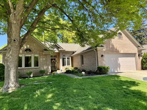 7330 Pymbroke Dr, Fishers, IN 46038